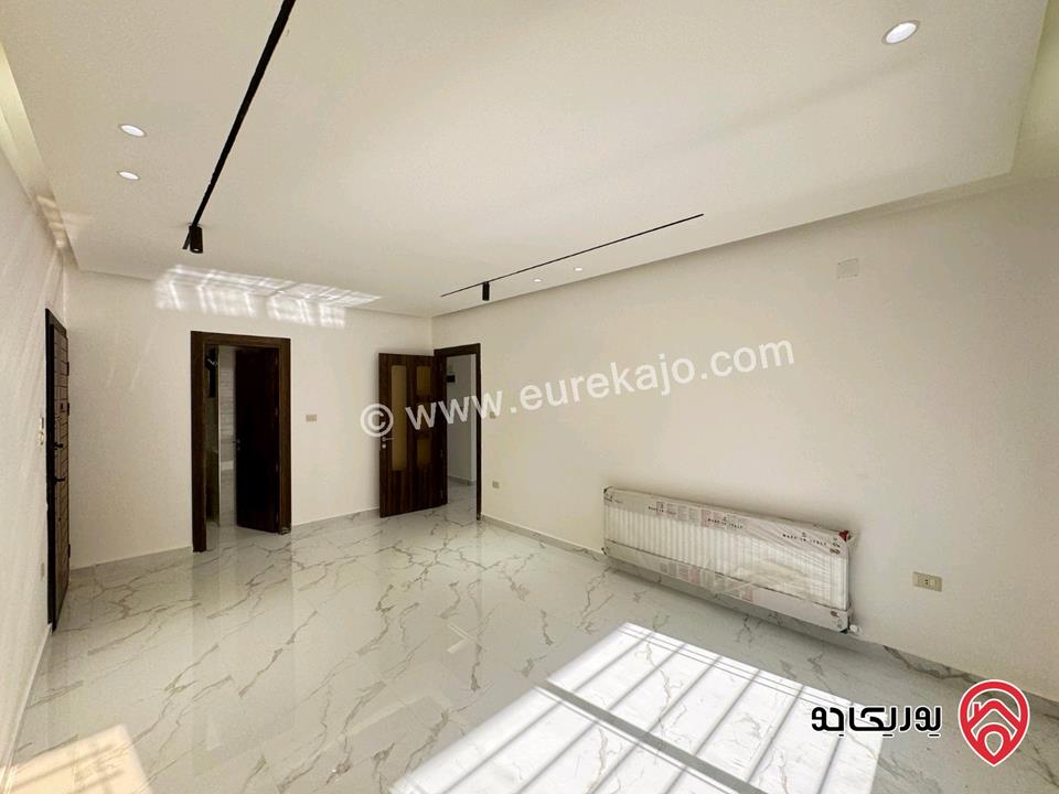 شقة أرضية مساحة 150م و ترس 70م للبيع في عمان - البنيات قرب جامعة البترا وطريق المطار من المالك مباشرة 