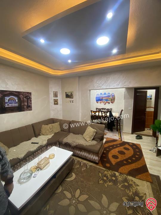 شقة ارضية مساحة 145م داخلي و 50م خارجي للبيع في عمان - ماركا الجنوبية نادي السباق