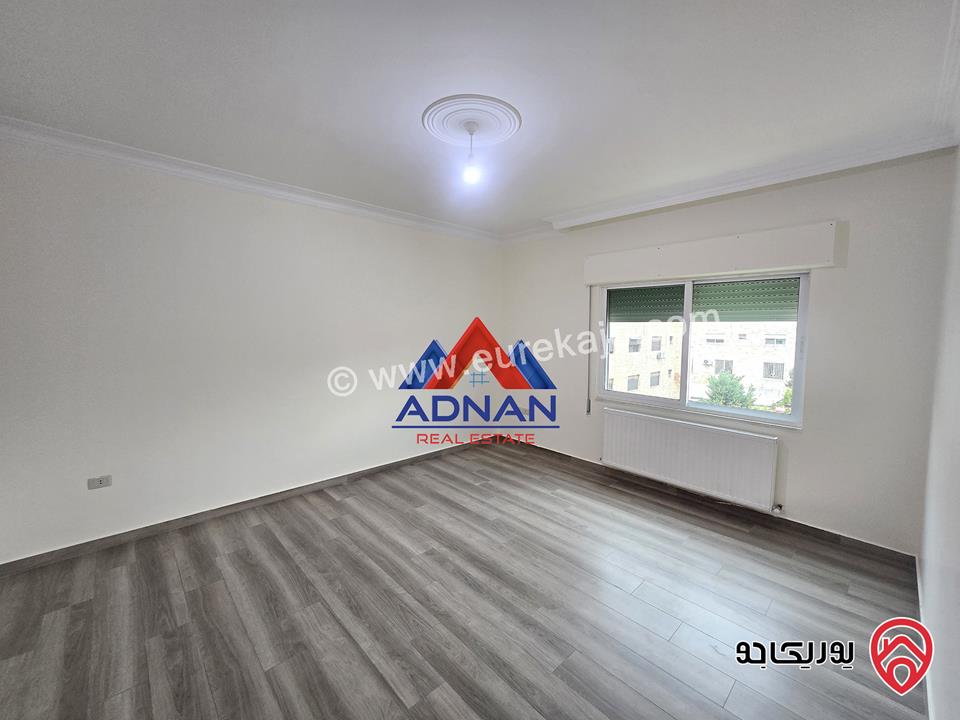 شقة فارغة مساحة 180م طابق ثاني للإيجار مجددة بالكامل في عمان - الرابية