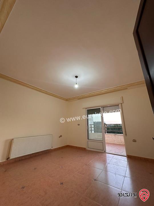 شقة طابق ثاني مساحة 220م للايجار في عمان - خلدا