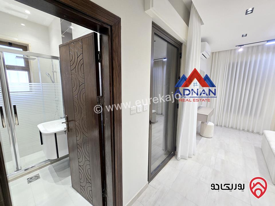 شقة طابقية مساحة 230م فخمة ملوكية مفروشة بالكامل للإيجار السنوي في عمان - عبدون