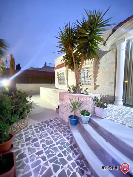 بيت مستقل مساحة 420م على أرض 760م للبيع في عمان - ابو علندا اسكان الكهربا 