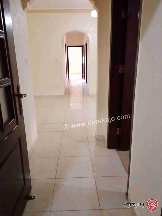 شقة مساحة 194م طابق ثاني للبيع في عمان - الجبيهة