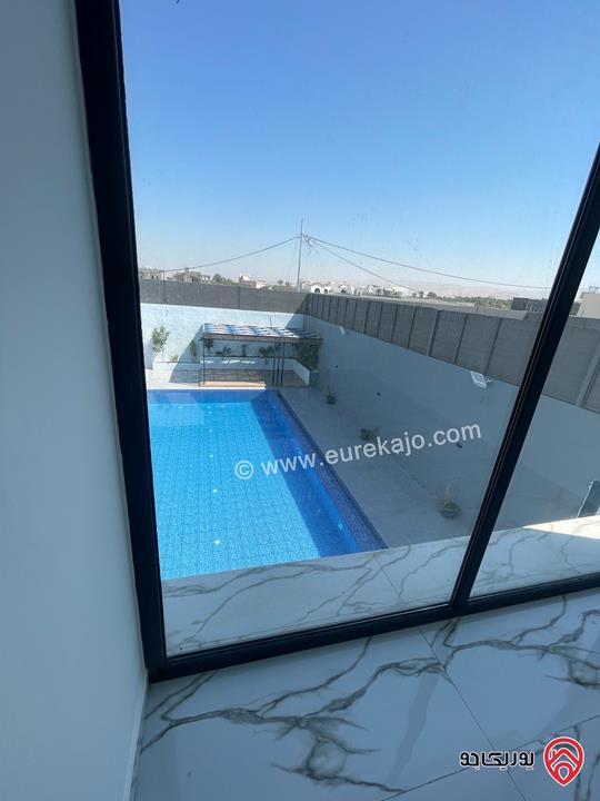 شاليه فاخر مساحة الأرض 640م ومساحة البناء 220م للبيع في البحر الميت منطقة الرامة تشطيب عالي