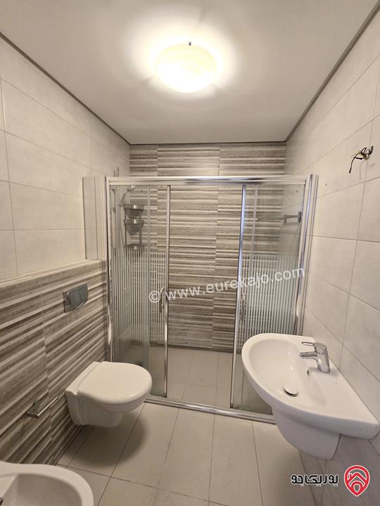 شقة شبه أرضية مساحة 200 متر مع ترس 40م ومدخل خاص للايجار في عمان - عبدون