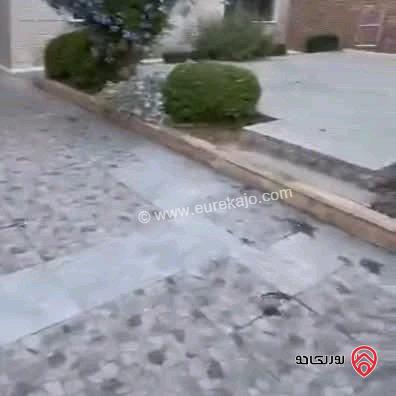 شقة ارضية مساحة 100م مع حديقة 150م وباربكيو وشلال فارغة للايجار في عمان - البنيات