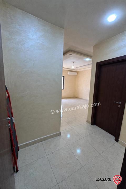 شقة فاخرة مساحة 180م طابق أول للبيع في عمان - الجبيهة 