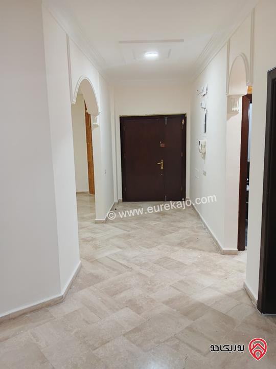 شقة أرضية فاخرة مساحة 300م داخلي و 300م خارجي للايجار في عمان - عبدون