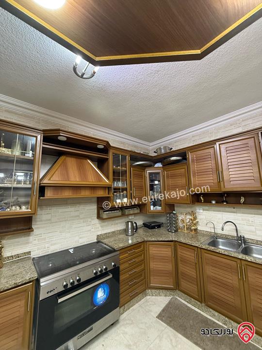 فيلا دوبلكس مساحة 300م على أرض 480م للبيع في مغاريب السلط 