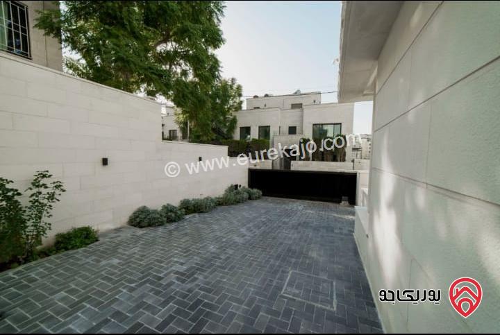 فلل متلاصقة عدد 2 مكونة من طابقين وروف دوبلكس مساحة الأرض لكل فيلا 500م للبيع في عمان - عبدون       	 