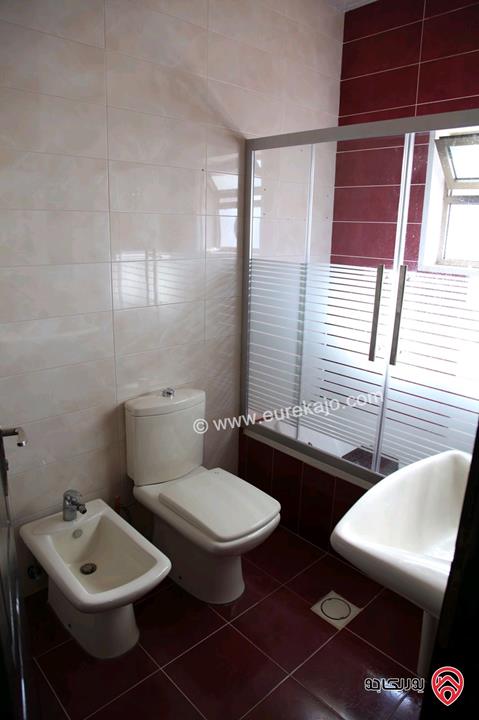 شقة طابق ثالث مساحة 190م مع روف 70م للبيع في عمان - ضاحية الرشيد 