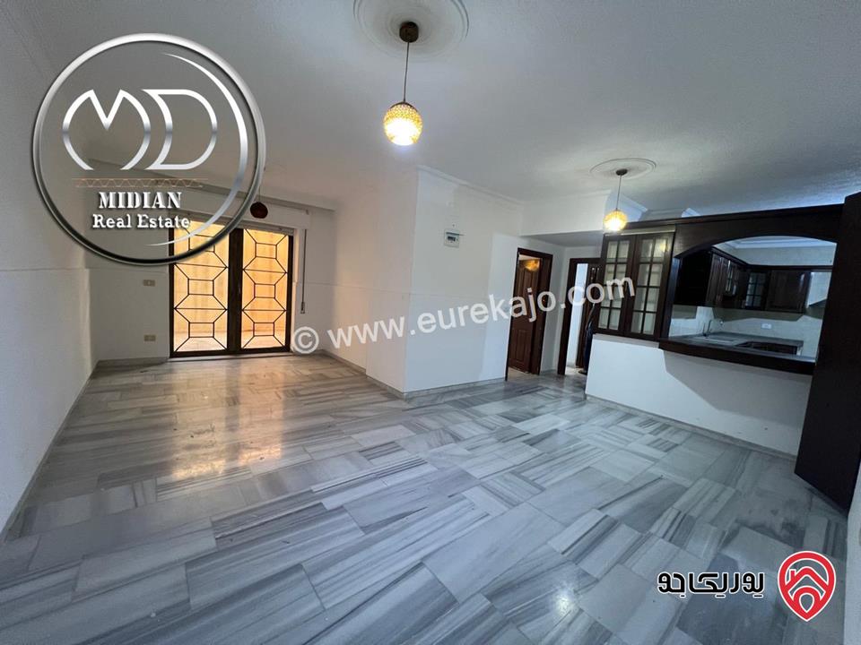  شقة شبه ارضي للبيع في عمان - الدوار السابع قرب السيفوي مساحة 100م مع ترس 25م تصلح للاستثمار بسعر مميز جداً