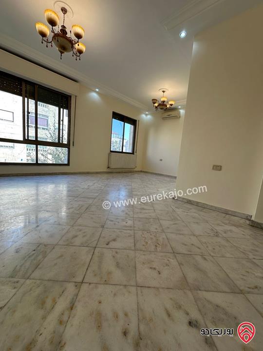 شقة طابق أول مساحة 150م للايجار في عمان - ام السماق 