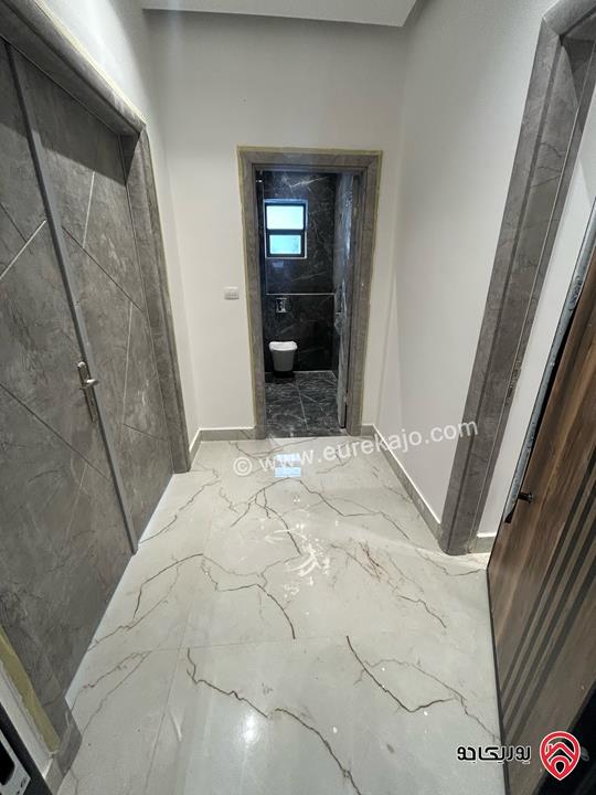 شقة مساحة 215م طابق اول للايجار في عمان - الجبيهة مقابل قصر الاميرة بسمة 