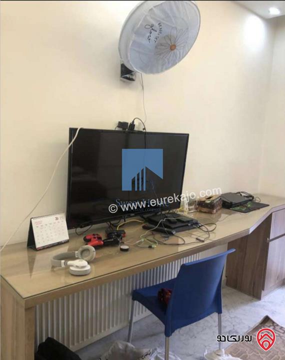 شقة مفروشة طابق ثالث 180م للبيع في عمان - دير غبار