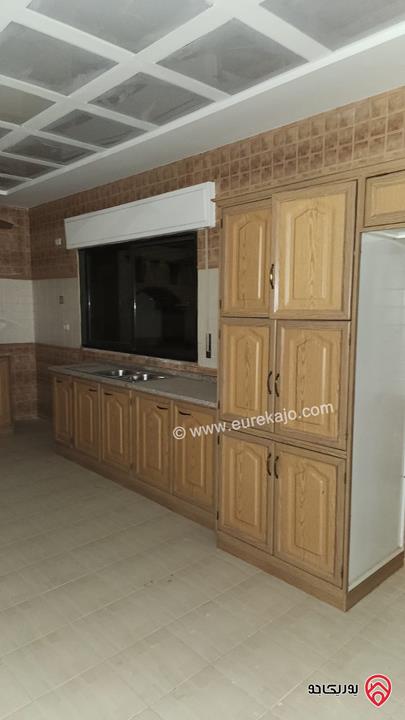 شقة طابق أرضي معلق مساحة 185م للبيع في عمان - الجاردنز