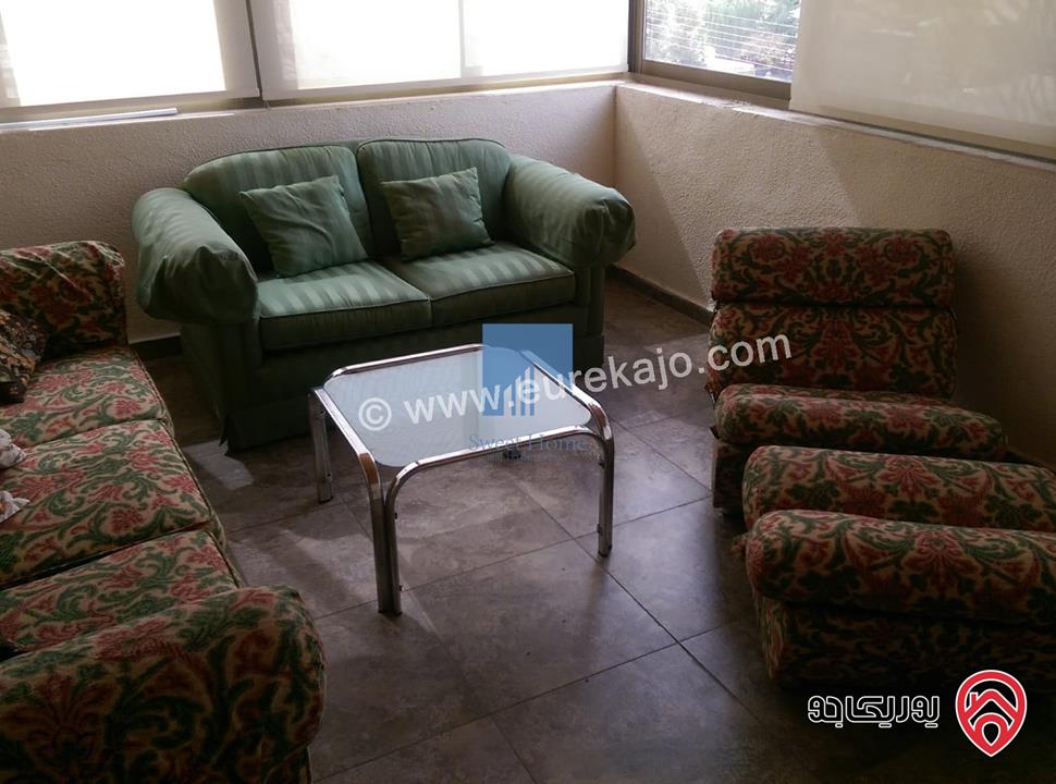 شقة مفروشة فاخرة طابق ثالث 145م مع روف 85م للبيع في عمان - عبدون 