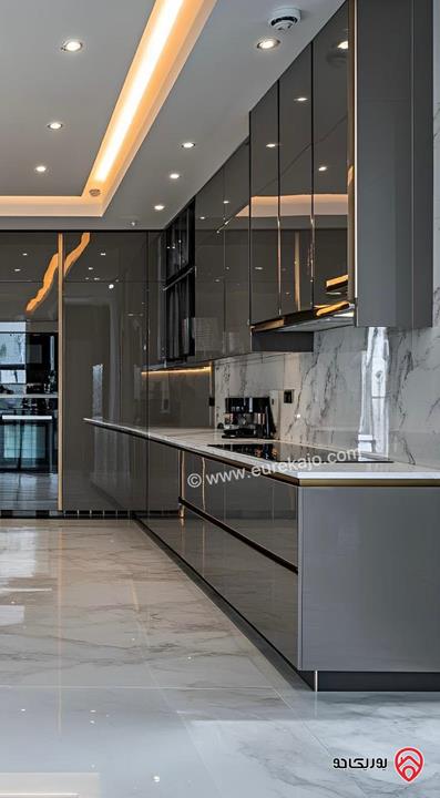 ڤيلا مساحة 870م على أرض 610م للبيع في عمان - الظهير تم تحويلها إلى تجاري