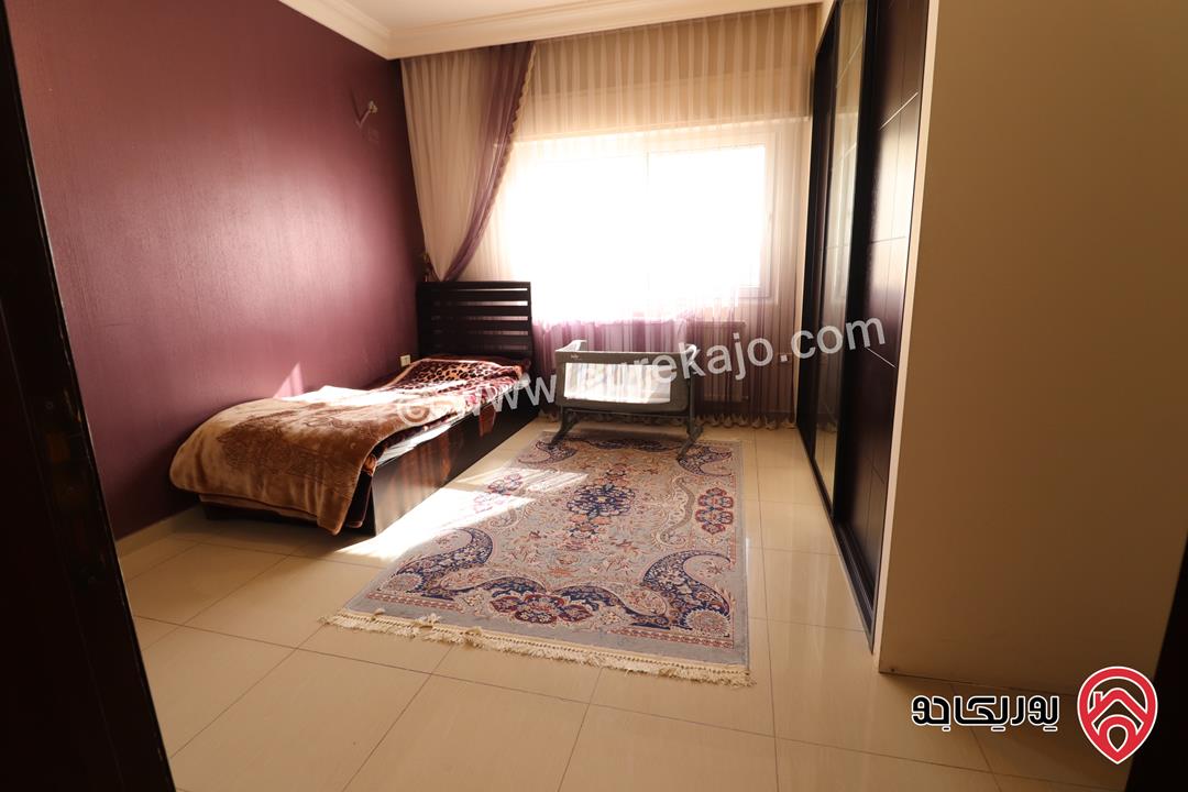 شقة سوبر ديلوكس أرضية مساحة 263م للبيع في عمان - الرابية