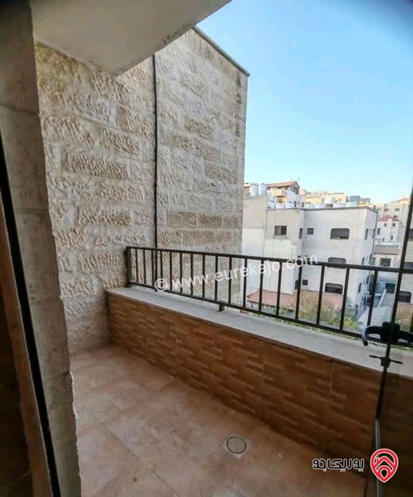 شقة فارغة مساحة 130م طابق ثالث للايجار في عمان - خلدا