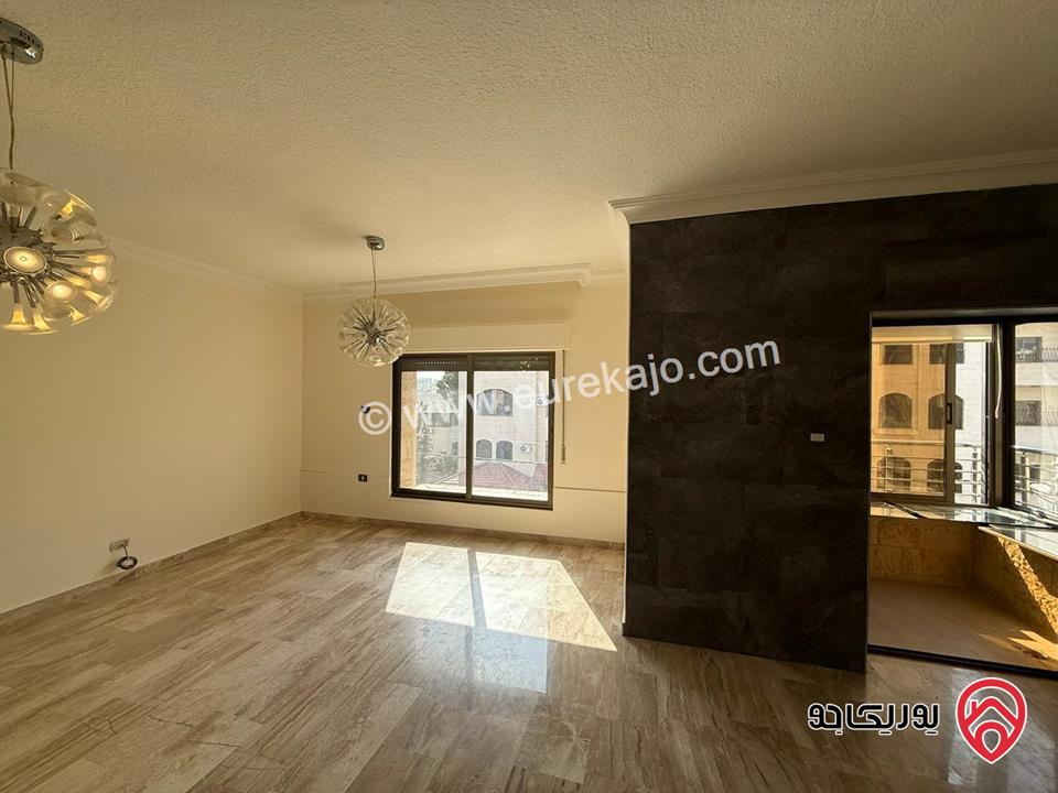 شقة مميزة طابق ثاني مساحة 175م للبيع في عمان - خلدا 