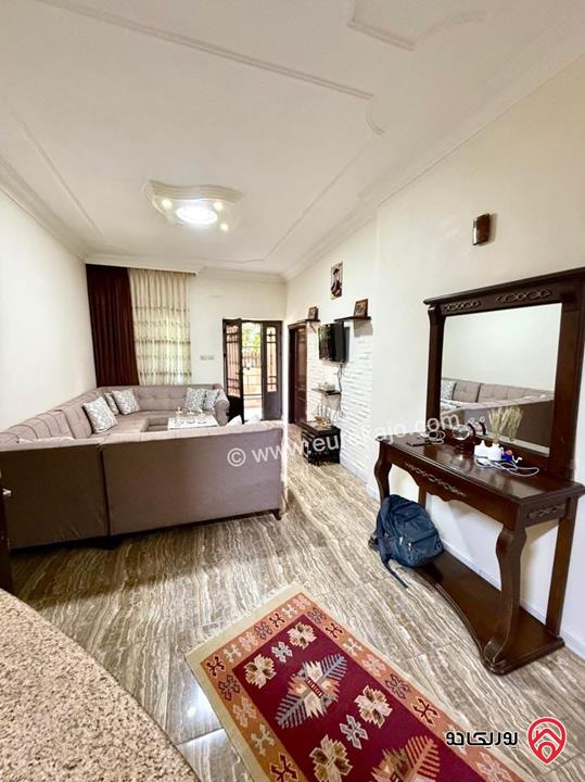 بيت مستقل مساحة 465م على أرض 309م للبيع في عمان - ابو علندا الطبقة الشرقية