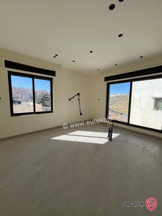 شقة مساحة 90م طابق أول للبيع في عمان - الذراع الغربي من المالك مباشرة مع مطبخ راكب