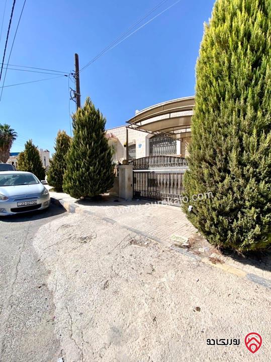 بيت مستقل مساحة 1400م على أرض 848م للبيع في عمان - ابو علندا اسكان الكهربا 