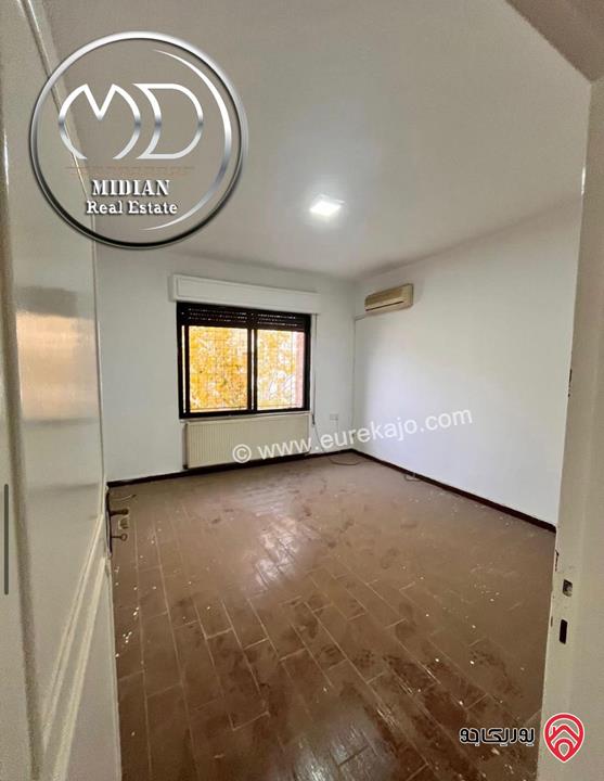 شقة فارغة للايجار في عمان - دير غبار مساحة 160م طابق ثالث اطلالة جميلة بسعر مميز