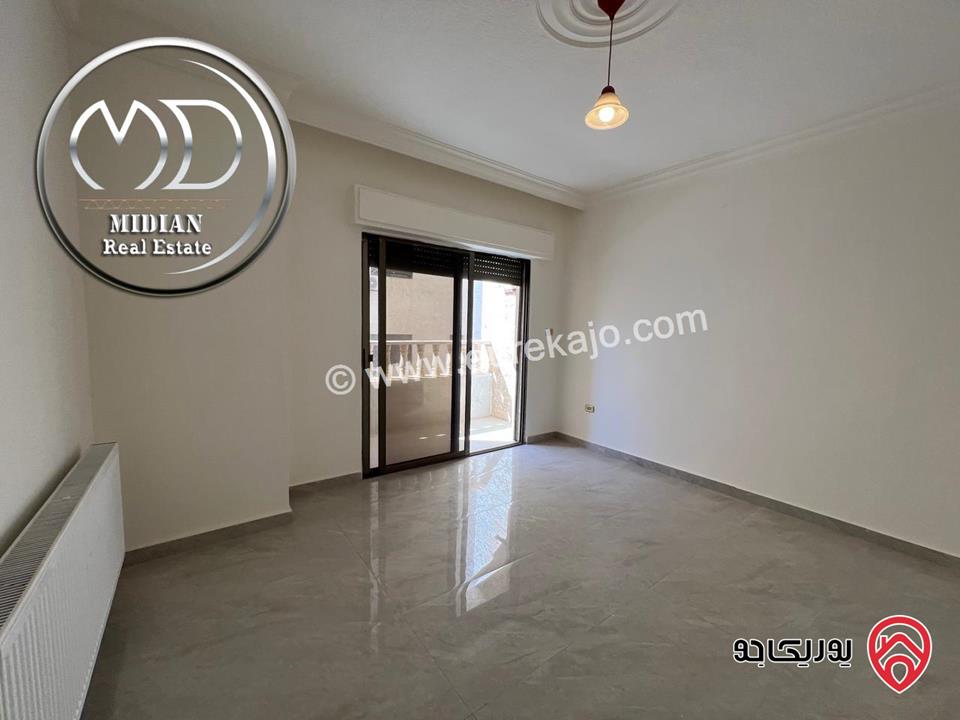 شقة ارضية للبيع في عمان - ضاحية الرشيد مساحة 170م مع ترس 80م تشطيبات سوبر ديلوكس بسعر مميز