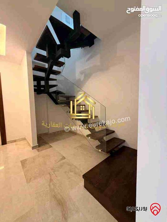 شقة جديدة دوبلكس ثالث مع روف مساحة 250م للإيجار في عمان - ضاحية النخيل 