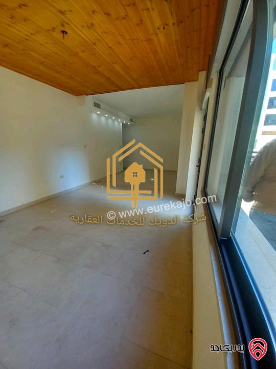 شقة سوبر ديلوكس طابق ارضي مساحة 140م مع ترس 100م للإيجار في عمان - السابع 