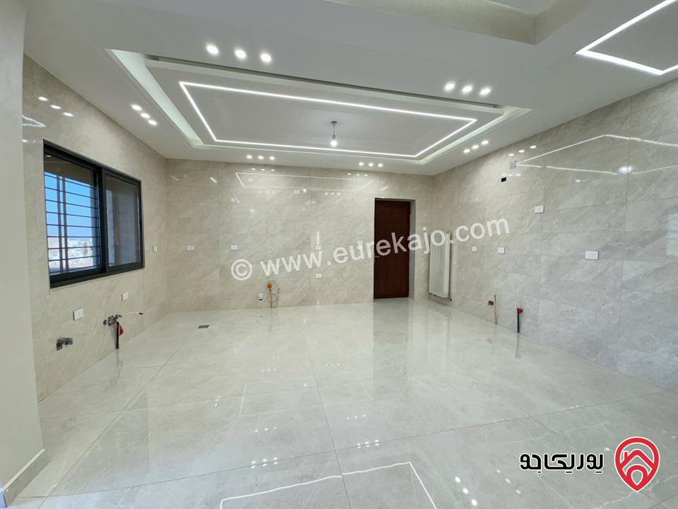 شقة سوبر ديلوكس طابقية طابق اول مساحة 325م للبيع في عمان - الجبيهة حي المنصور