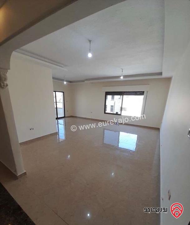 شقة طابق ثاني مساحة 200م للايجار في عمان - البنيات