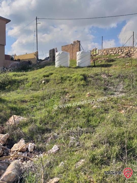 ارض سكنية مساحة 1 دونم و 260م للبيع أو للمبادلة في عجلون راس منيف موقع رائع