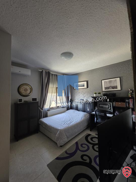 شقة طابقية طابق ثالث 250م تشطيب سوبر ديلوكس للبيع في عمان - أم السماق 