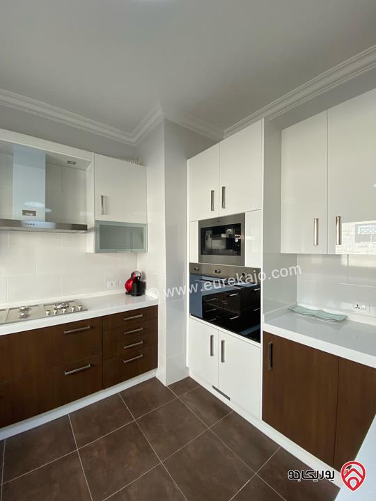 شقة طابق ثاني مساحة 195م للبيع في عمان - منطقة ام أذينة 