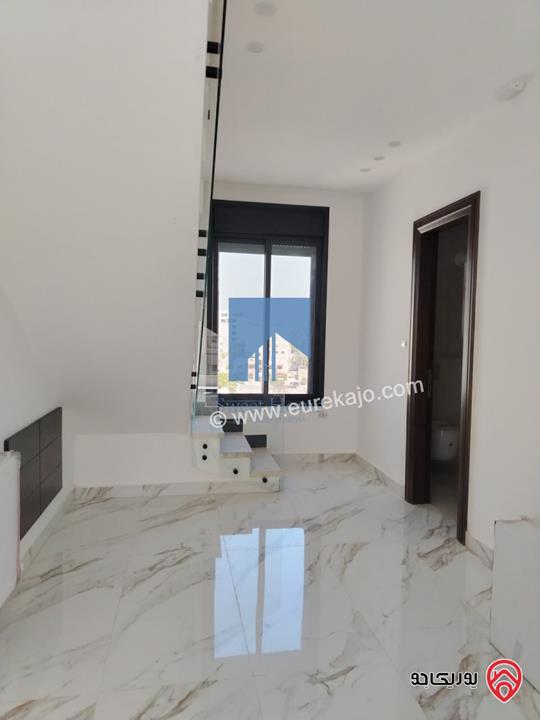 شقة فاخرة طابق ثالث دوبلكس مساحة 220م لم تسكن للبيع في عمان خلدا - خلف المستشفى السعودي ومقابل ميداس