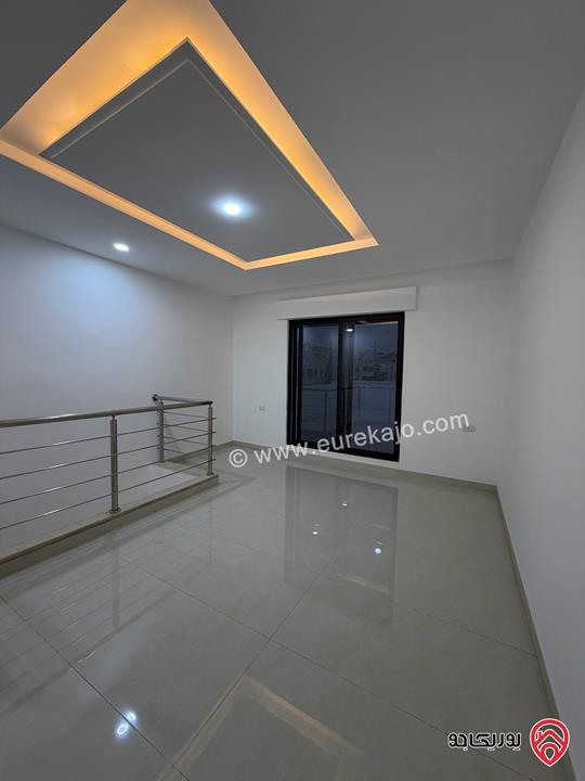 شقة طابق ثالث مع رووف مساحة 145م للبيع في عمان - الجبيهة