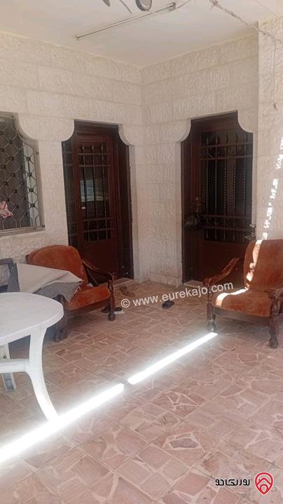 منزل مستقل مساحة 160م على أرض 350م للبيع في الزرقاء - حي الاسكان