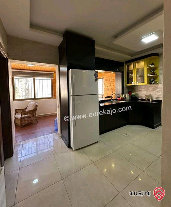 شقة فارغة طابق ثاني مساحة 244م للايجار في عمان - خلدا 