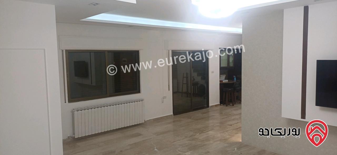 شقة طابق ثالث مع روف مساحة 250م للبيع في عمان - البنيات خلف مديرية الامن العام 