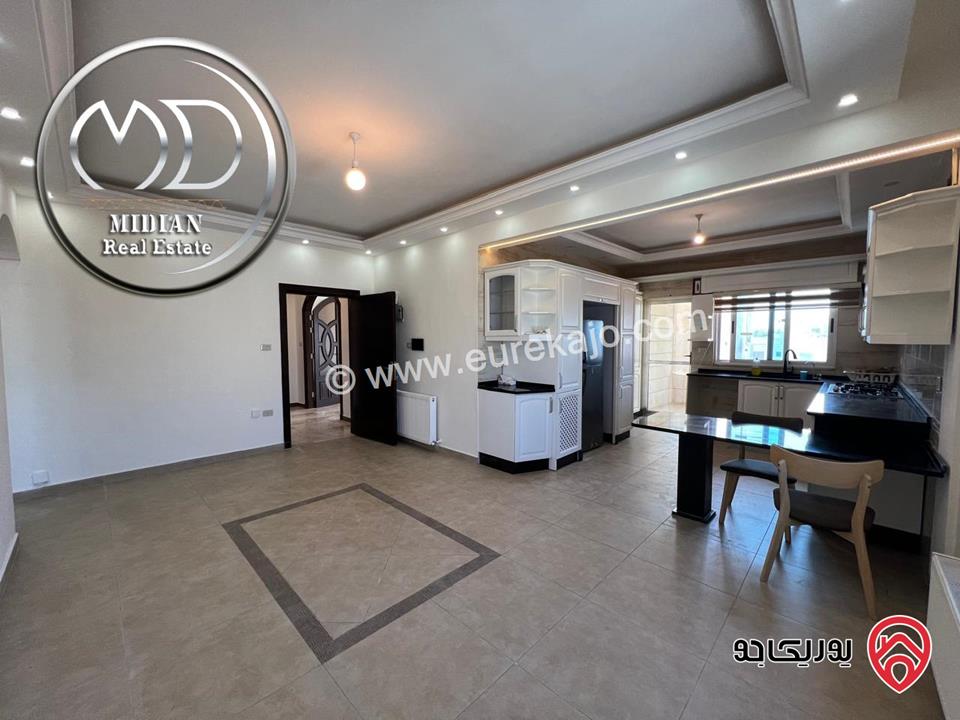 شقة مميزة للبيع طابق أخير مع روف في عمان - خلدا مساحة 340م مع تراسات تشطيبات و ديكورات فاخرة اطلالة رائعة بسعر مغري جداً