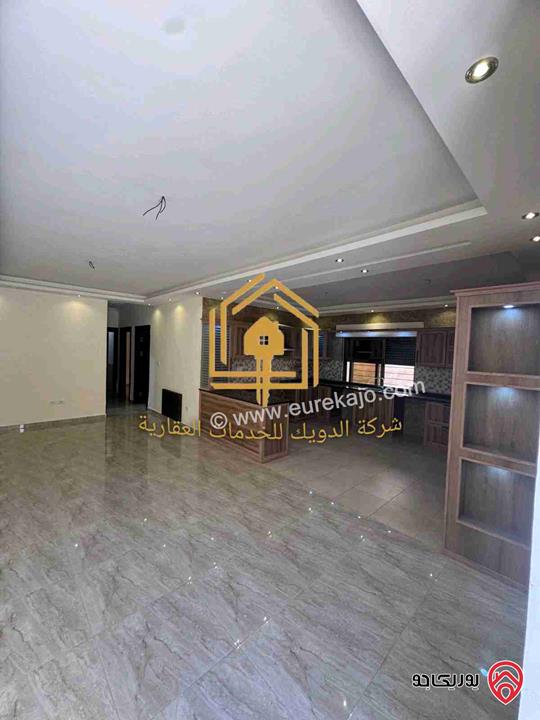 شقة سوبر ديلوكس طابق شبه ارضي مساحة 150م للإيجار في عمان - ضاحية الرشيد 