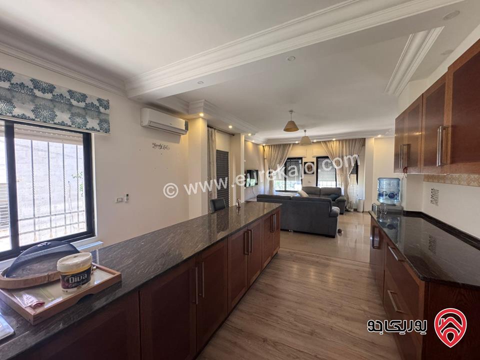 شقة طابق اول من فيلا مفروشة للايجار في عمان - دابوق مساحة البناء 240م والترس 16م