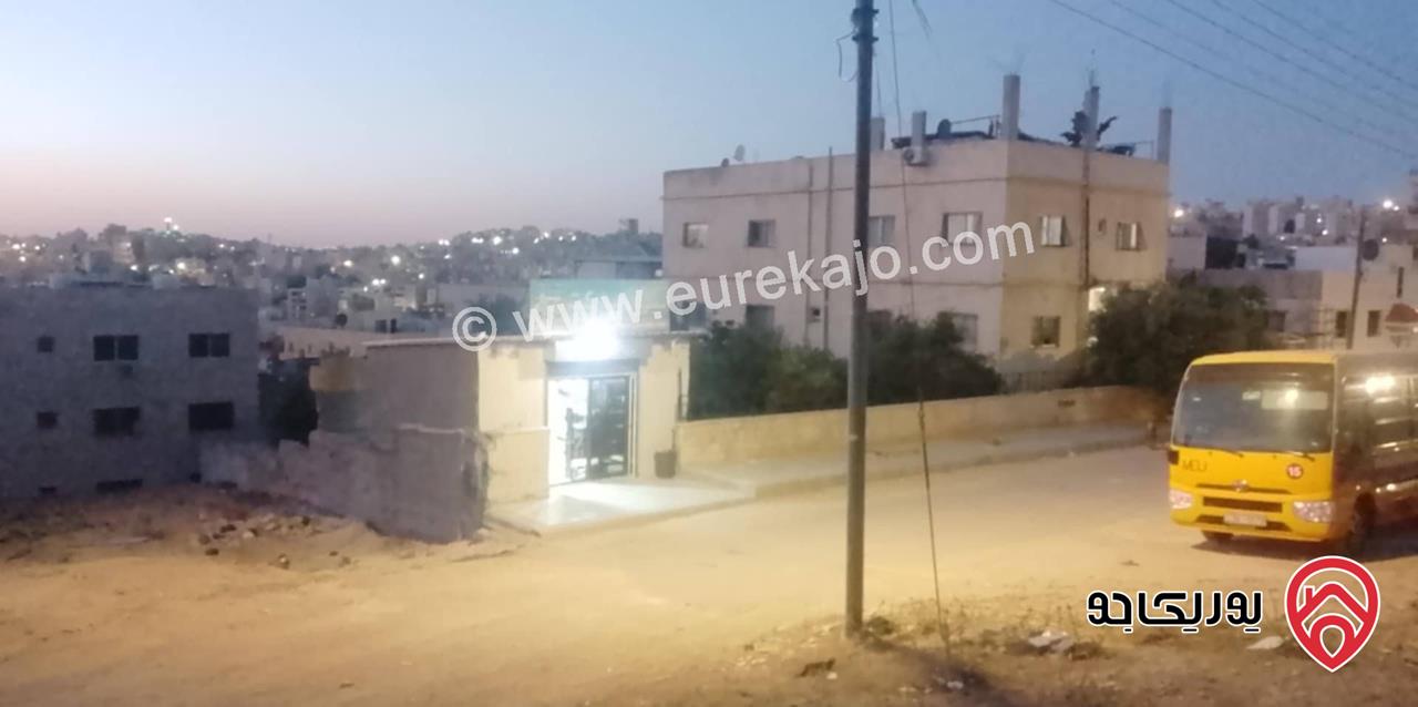 منزل مكون من 3 طوابق كل طابق شقتين على أرض 1100م للبيع في عمان - أم نوارة