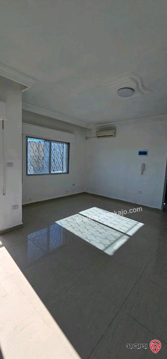 شقة طابق ثالث مساحة 106م للبيع في عمان - الجبيهة ام زويتينه