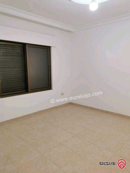 شقة طابق شبه ارضي مساحة 200م مع حديقة 200م للبيع في عمان - الدوار الرابع 