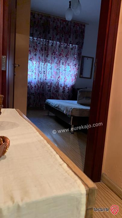 شقة مميزة مفروشة  مساحة 180م داخلي و 90م خارجي للإيجار من المالك مباشرة في عمان - جبل عمان