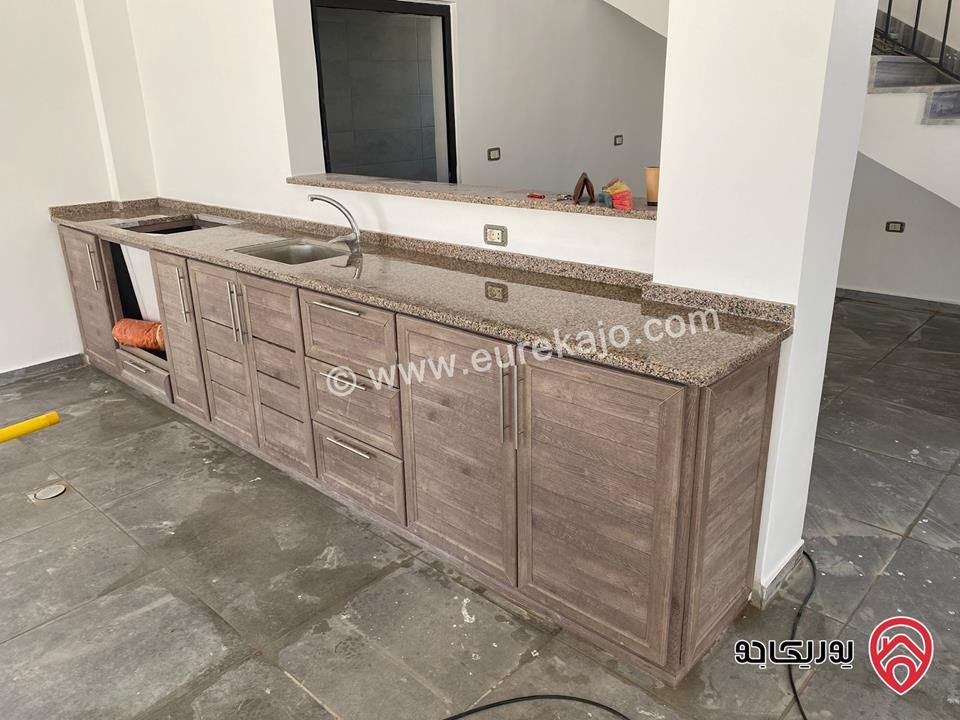 مزرعة مساحة الأرض 3427م والبناء 155م للبيع في المفرق - بلعما	